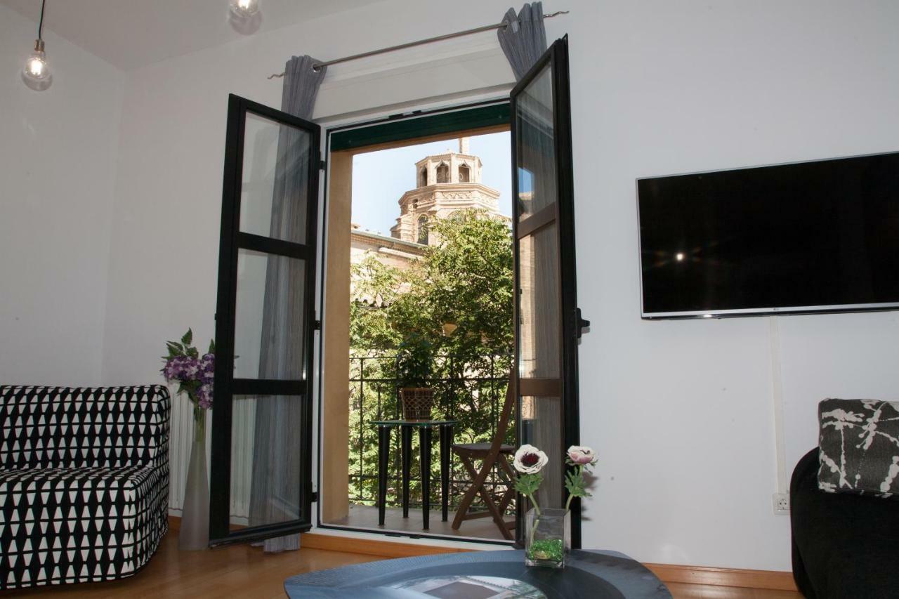 Apartamento Dean Dos Catedrales Zaragoza Exterior foto