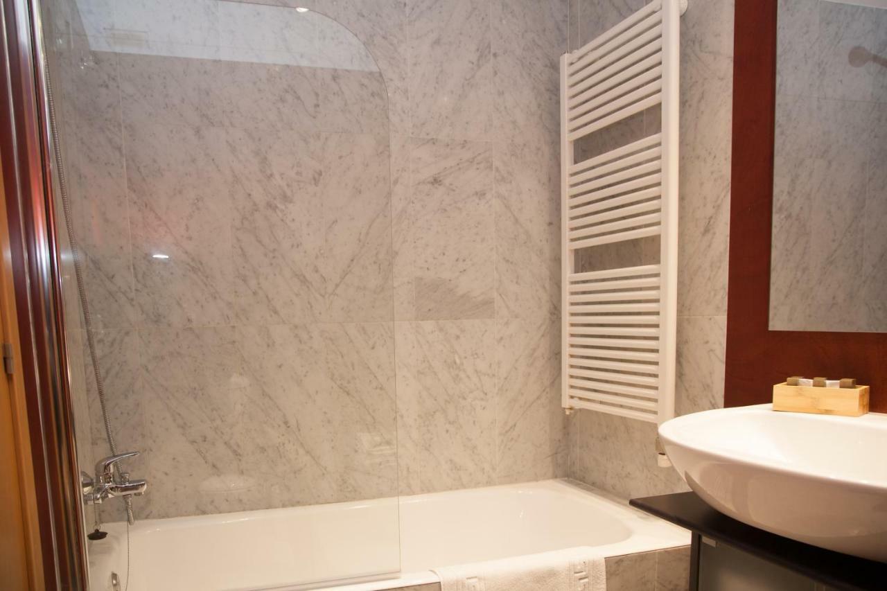 Apartamento Dean Dos Catedrales Zaragoza Exterior foto